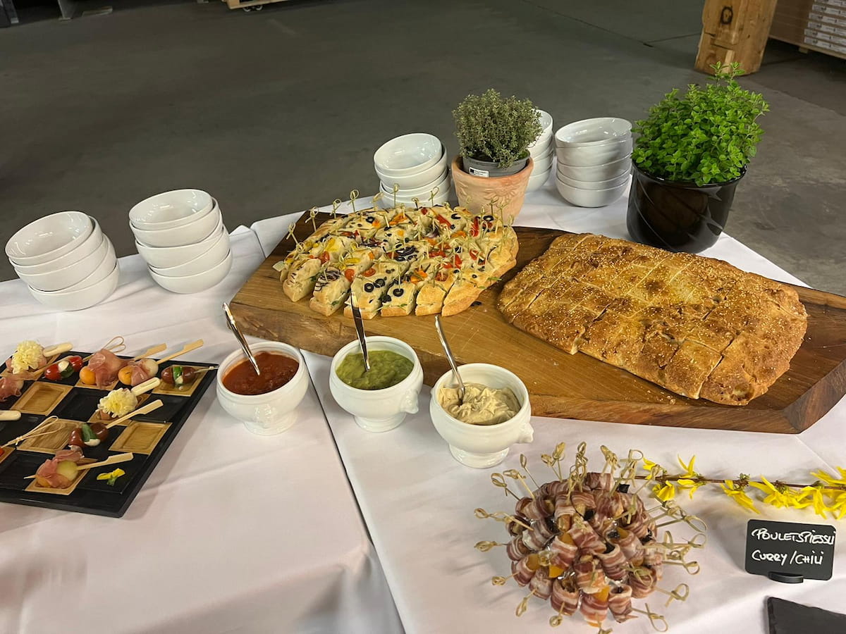 Warme Speisen im Catering-Service